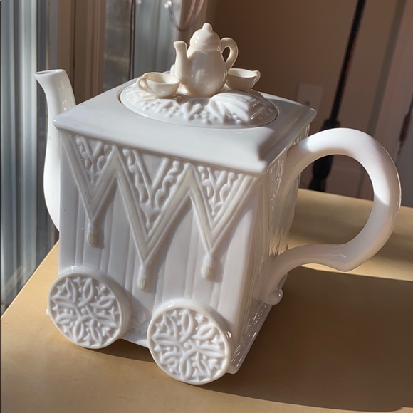 Lenox Butler’s Pantry teapot